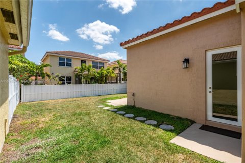 Снять в аренду виллу или дом в Дейви, Флорида 3 спальни, 122.35м2, № 1986130 - фото 8