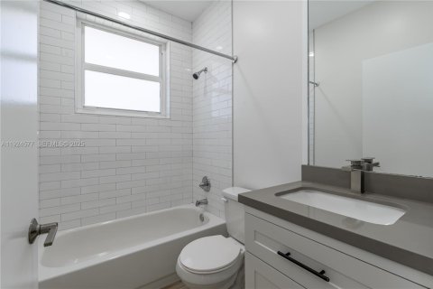 Снять в аренду виллу или дом в Дейви, Флорида 3 спальни, 122.35м2, № 1986130 - фото 10