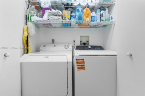Condo in Aventura, Florida, 2 bedrooms  № 1938806 - photo 23