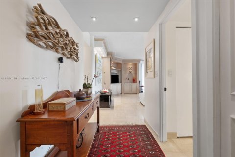 Condo in Aventura, Florida, 2 bedrooms  № 1938806 - photo 5