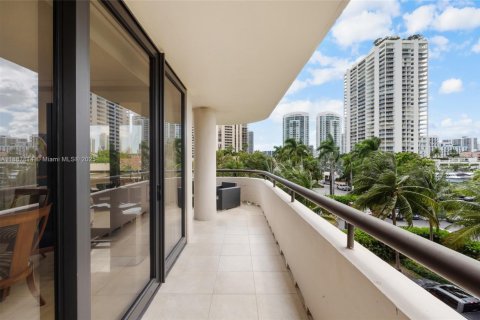 Copropriété à vendre à Aventura, Floride: 2 chambres, 175.31 m2 № 1938806 - photo 25