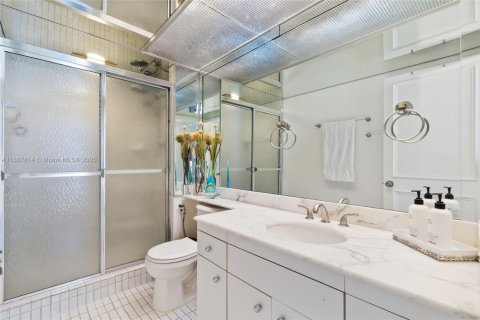 Condo in Aventura, Florida, 2 bedrooms  № 1938806 - photo 22