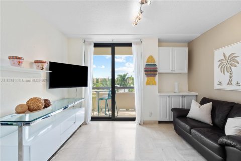 Condominio en venta en Aventura, Florida, 2 dormitorios, 175.31 m2 № 1938806 - foto 13