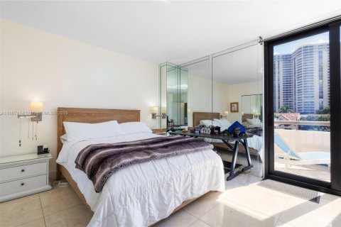 Condo in Aventura, Florida, 2 bedrooms  № 1938806 - photo 20