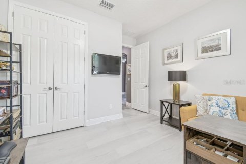 House in Apollo Beach, Florida 5 bedrooms, 240.06 sq.m. № 1894952 - photo 10