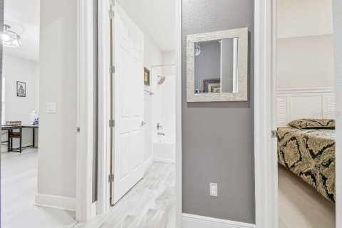 House in Apollo Beach, Florida 5 bedrooms, 240.06 sq.m. № 1894952 - photo 8