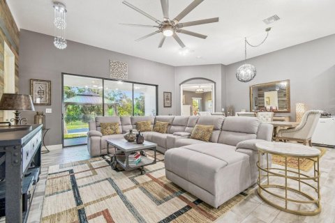 House in Apollo Beach, Florida 5 bedrooms, 240.06 sq.m. № 1894952 - photo 30