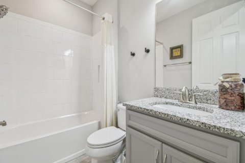 House in Apollo Beach, Florida 5 bedrooms, 240.06 sq.m. № 1894952 - photo 11