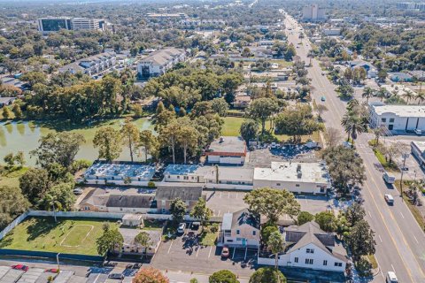 Commercial property in Largo, Florida 144.93 sq.m. № 2367057