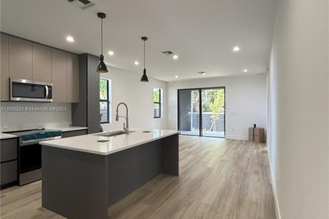 Casa en venta en Hollywood, Florida, 4 dormitorios № 1857215 - foto 15