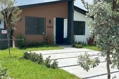 Casa en venta en Hollywood, Florida, 4 dormitorios № 1857215 - foto 2