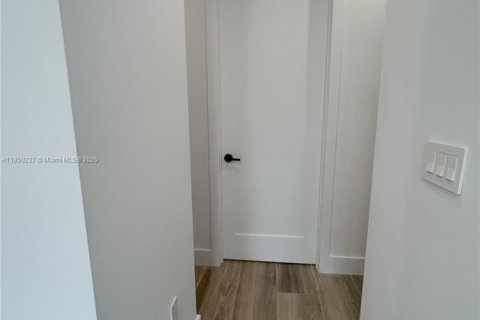 Casa en venta en Hollywood, Florida, 4 dormitorios № 1857215 - foto 24