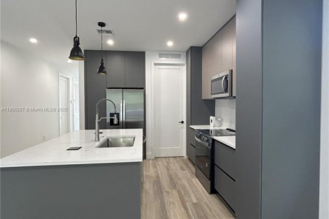 Casa en venta en Hollywood, Florida, 4 dormitorios № 1857215 - foto 18