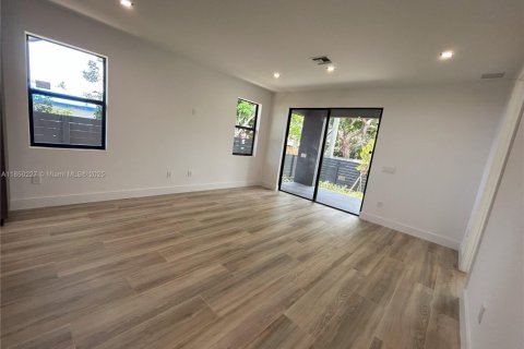 Casa en venta en Hollywood, Florida, 4 dormitorios № 1857215 - foto 19