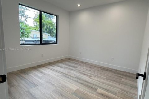 Casa en venta en Hollywood, Florida, 4 dormitorios № 1857215 - foto 23