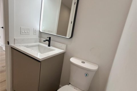Casa en venta en Hollywood, Florida, 4 dormitorios № 1857215 - foto 11