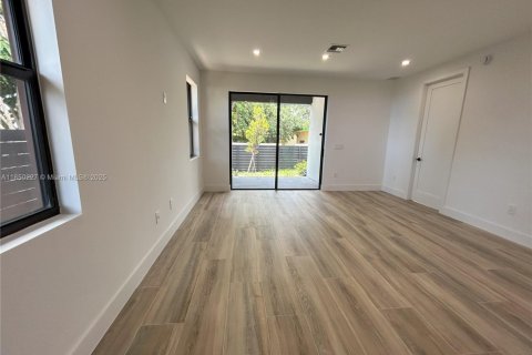 Casa en venta en Hollywood, Florida, 4 dormitorios № 1857215 - foto 20