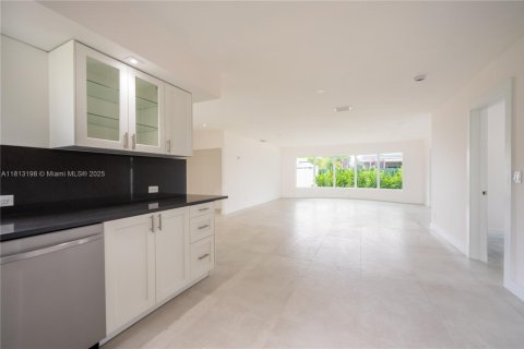 House in Pembroke Pines, Florida 4 bedrooms, 196.02 sq.m. № 1762919 - photo 21