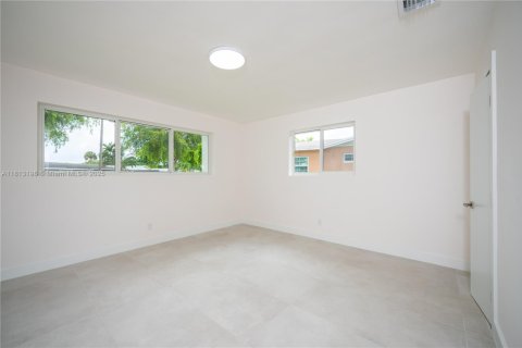 House in Pembroke Pines, Florida 4 bedrooms, 196.02 sq.m. № 1762919 - photo 10
