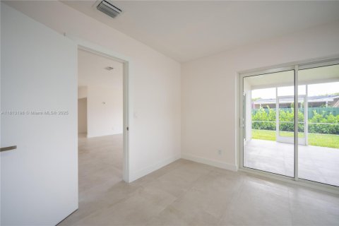 House in Pembroke Pines, Florida 4 bedrooms, 196.02 sq.m. № 1762919 - photo 6