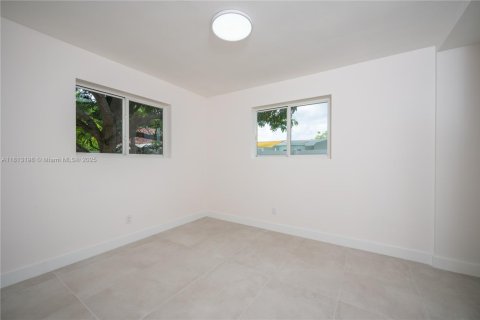House in Pembroke Pines, Florida 4 bedrooms, 196.02 sq.m. № 1762919 - photo 13