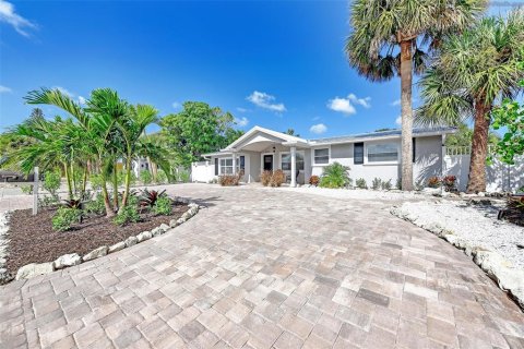 Casa en alquiler en Sarasota, Florida, 3 dormitorios, 150.22 m2 № 1369507 - foto 1