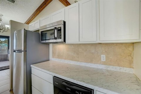 Villa ou maison à vendre à Deltona, Floride: 3 chambres, 116.41 m2 № 1880475 - photo 30