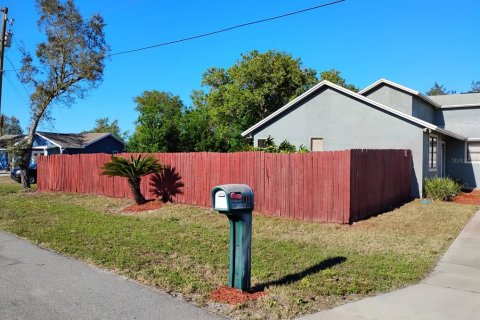 Villa ou maison à vendre à Deltona, Floride: 3 chambres, 116.41 m2 № 1880475 - photo 2
