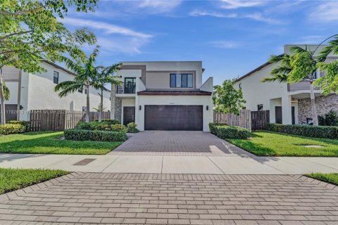 Casa en venta en Miami, Florida, 4 dormitorios, 228.63 m2 № 1868797 - foto 1