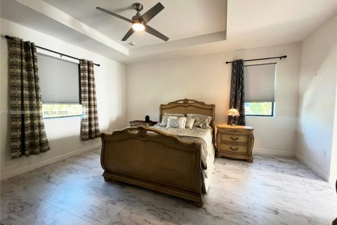 Casa en venta en Miami, Florida, 4 dormitorios, 228.63 m2 № 1868797 - foto 20