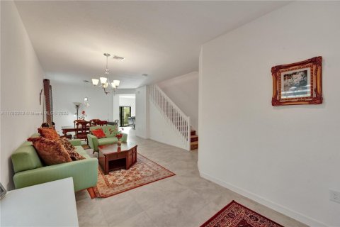Casa en venta en Miami, Florida, 4 dormitorios, 228.63 m2 № 1868797 - foto 3