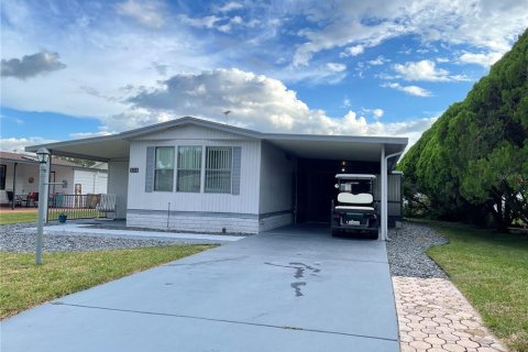 Apartment in Lady Lake, Florida 2 bedrooms, 96.62 sq.m. № 1626033 - photo 1