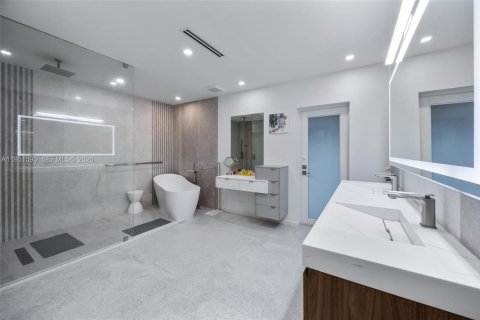 Villa ou maison à louer à Coral Gables, Floride: 5 chambres, 471.48 m2 № 2006261 - photo 13