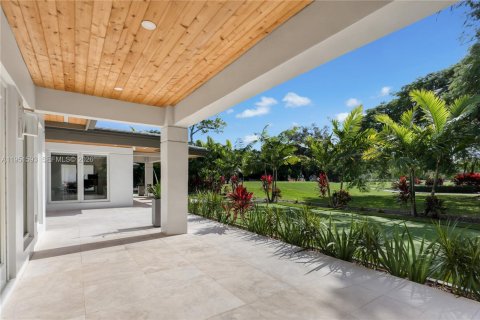 Villa ou maison à louer à Coral Gables, Floride: 5 chambres, 471.48 m2 № 2006261 - photo 18