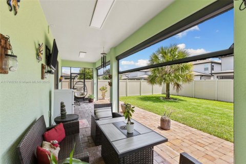 House in Orlando, Florida 5 bedrooms, 301.84 sq.m. № 1739696 - photo 20