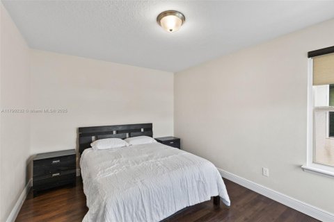 House in Orlando, Florida 5 bedrooms, 301.84 sq.m. № 1739696 - photo 27
