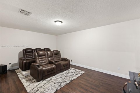 House in Orlando, Florida 5 bedrooms, 301.84 sq.m. № 1739696 - photo 25