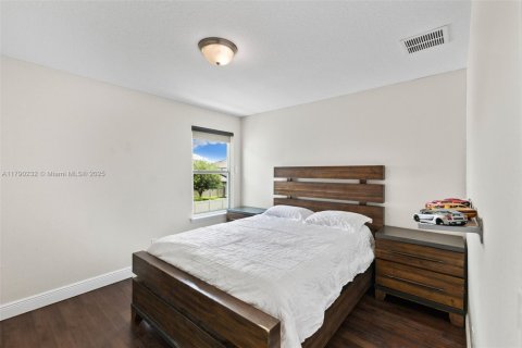 House in Orlando, Florida 5 bedrooms, 301.84 sq.m. № 1739696 - photo 29