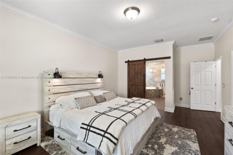 House in Orlando, Florida 5 bedrooms, 301.84 sq.m. № 1739696 - photo 17