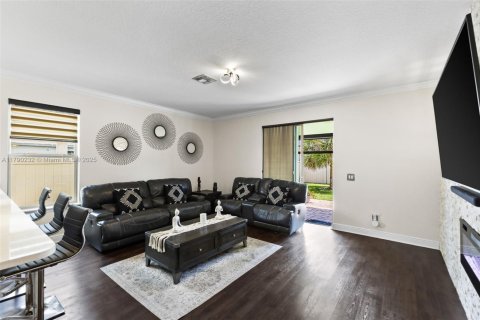 House in Orlando, Florida 5 bedrooms, 301.84 sq.m. № 1739696 - photo 15