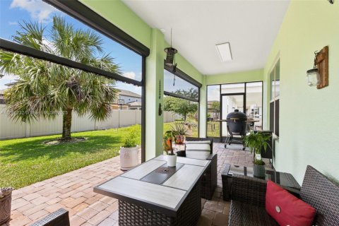 House in Orlando, Florida 5 bedrooms, 301.84 sq.m. № 1739696 - photo 21