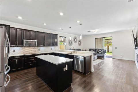 House in Orlando, Florida 5 bedrooms, 301.84 sq.m. № 1739696 - photo 10