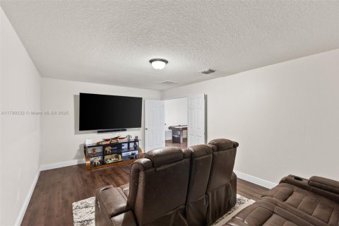 House in Orlando, Florida 5 bedrooms, 301.84 sq.m. № 1739696 - photo 24