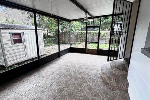 Villa ou maison à louer à Tampa, Floride: 2 chambres, 113.62 m2 № 2380537 - photo 12