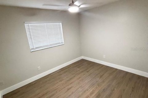 Villa ou maison à louer à Tampa, Floride: 2 chambres, 113.62 m2 № 2380537 - photo 11