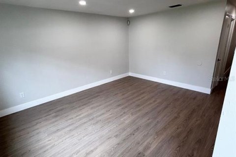 Villa ou maison à louer à Tampa, Floride: 2 chambres, 113.62 m2 № 2380537 - photo 7