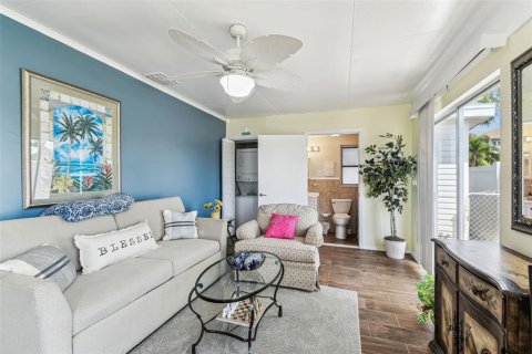 House in Hudson, Florida 2 bedrooms, 107.02 sq.m. № 1743457 - photo 8