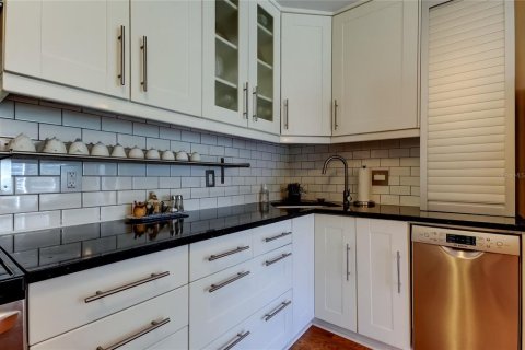 Купить кондоминиум в Клируотер, Флорида 6 комнат, 127.28м2, № 1911108 - фото 11