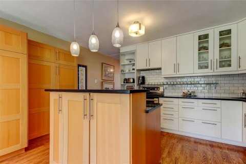 Купить кондоминиум в Клируотер, Флорида 6 комнат, 127.28м2, № 1911108 - фото 16
