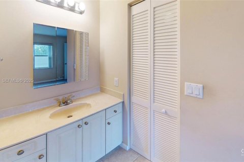 Condo in Sunrise, Florida, 2 bedrooms № 2062285 - photo 21